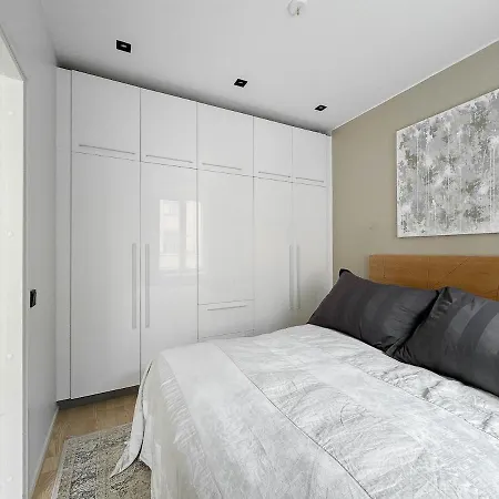 Modern 2br Downtown, Private Sauna, Workspace Apartamento