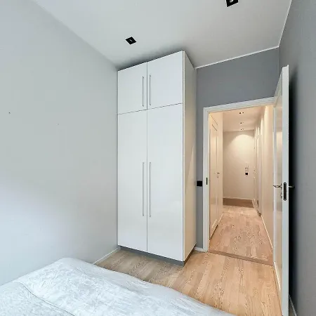 Modern 2br Downtown, Private Sauna, Workspace Apartamento