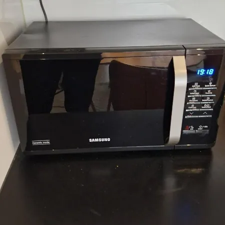 Modern 2br Downtown, Private Sauna, Workspace Apartamento