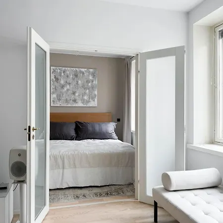 Modern 2br Downtown, Private Sauna, Workspace 아파트