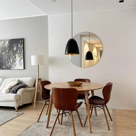 Modern 2br Downtown, Private Sauna, Workspace Apartamento