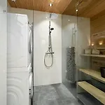 Modern 2br Downtown, Private Sauna, Workspace * Helsinki