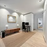 Modern 2br Downtown, Private Sauna, Workspace Apartment Helsinki