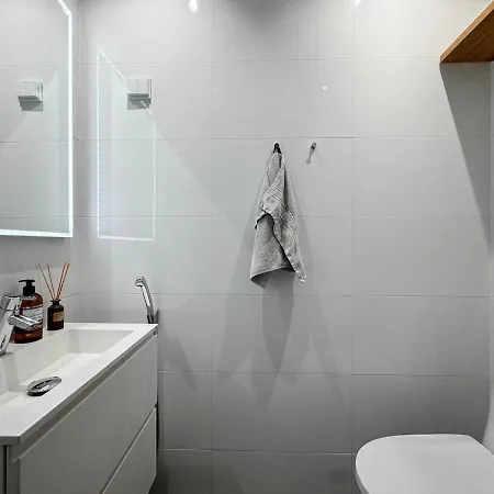 Modern 2br Downtown, Private Sauna, Workspace הלסינקי