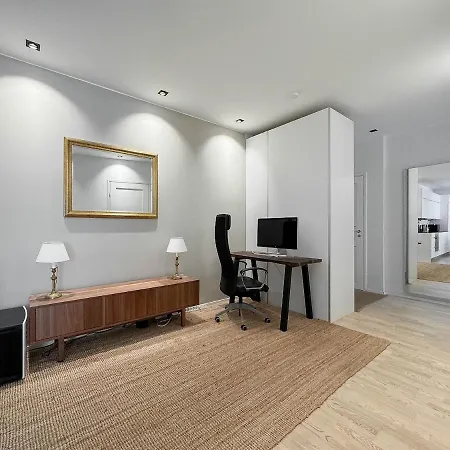 Modern 2br Downtown, Private Sauna, Workspace