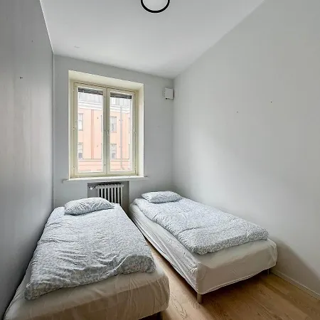 Modern 2br Downtown, Private Sauna, Workspace *