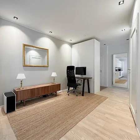 Modern 2br Downtown, Private Sauna, Workspace דירה הלסינקי