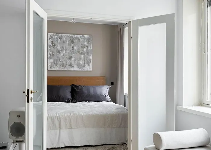 Modern 2br Downtown, Private Sauna, Workspace Apartamento