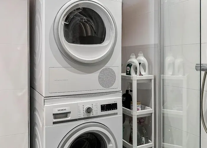 Modern 2br Downtown, Private Sauna, Workspace הלסינקי